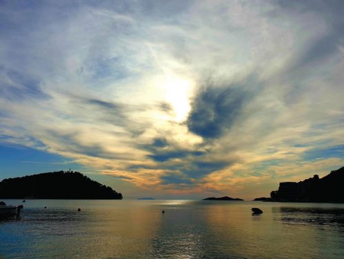 BRNA POD OBLACIMA - Andrea Korunić