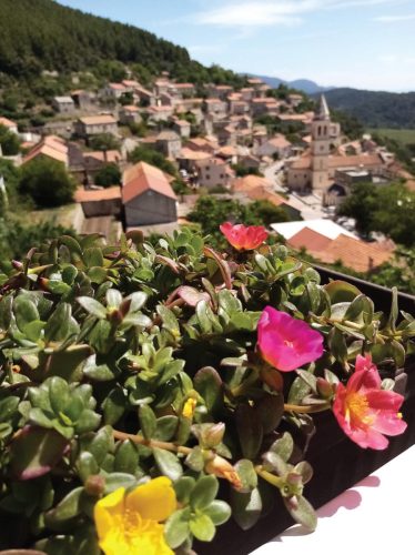 SELO MOJE LIPJE OD PARIZA - Marko Korunić